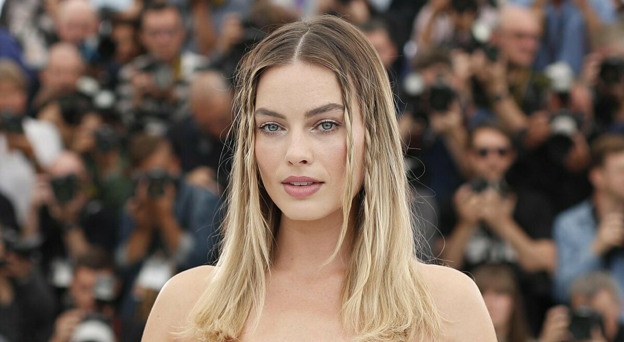 Margot Robbie, il nuovo film stroncato dalla critica. E i fan insorgono: «Troppo nuda, licenziate il suo stylist» - Il Messaggero