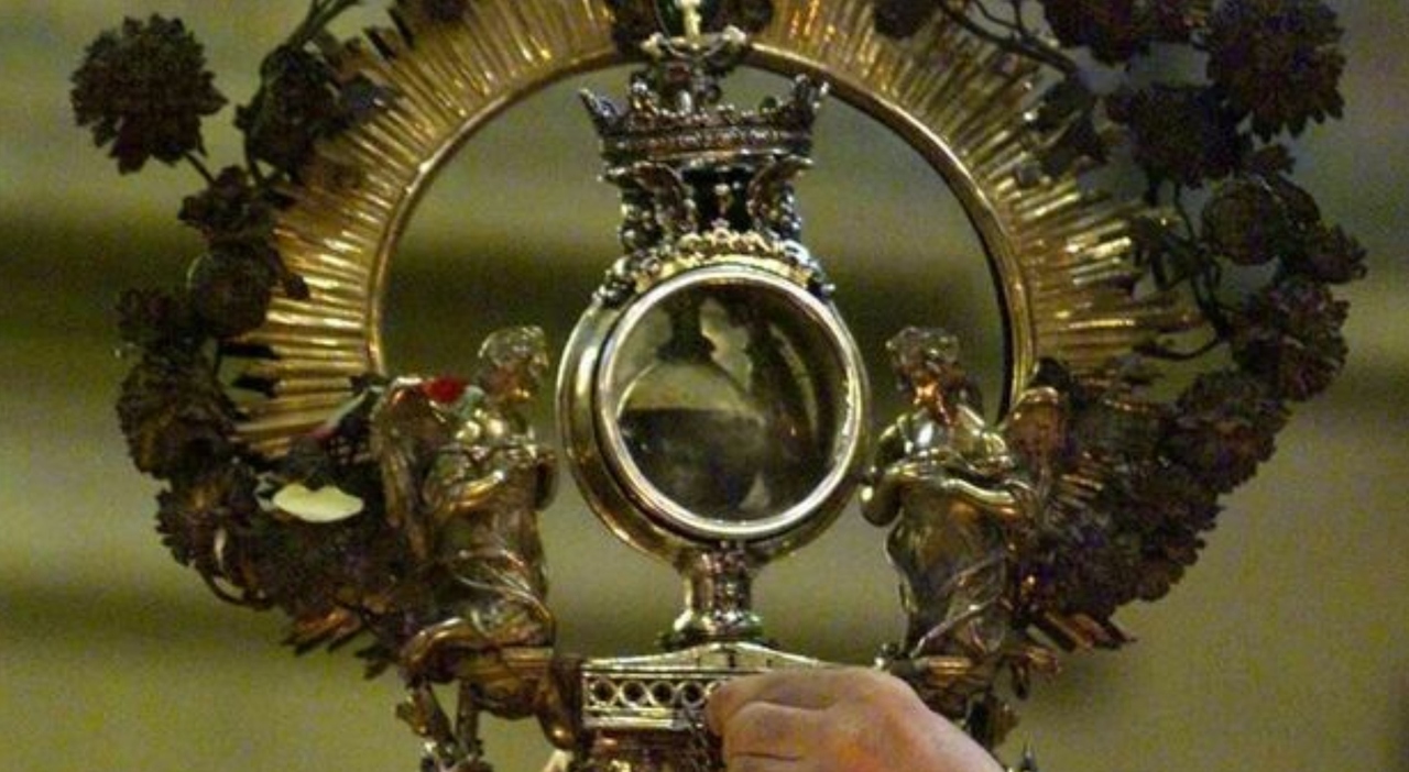 Miracolo di San Gennaro, Napoli attende il prodigio: il programma e la diretta - Leggo.it