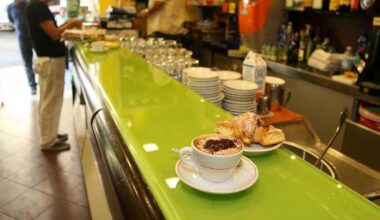 Bimbo di 9 anni passa le giornate da solo in un bar di Monza. «Chiedeva di bere e mangiare»: la mamma rintracciata a Roma - Il Gazzettino