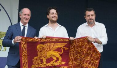 «Spero che l'anno prossimo Alberto Stefani venga a Pontida da governatore del Veneto. Sarebbe il più giovane d'Italia»