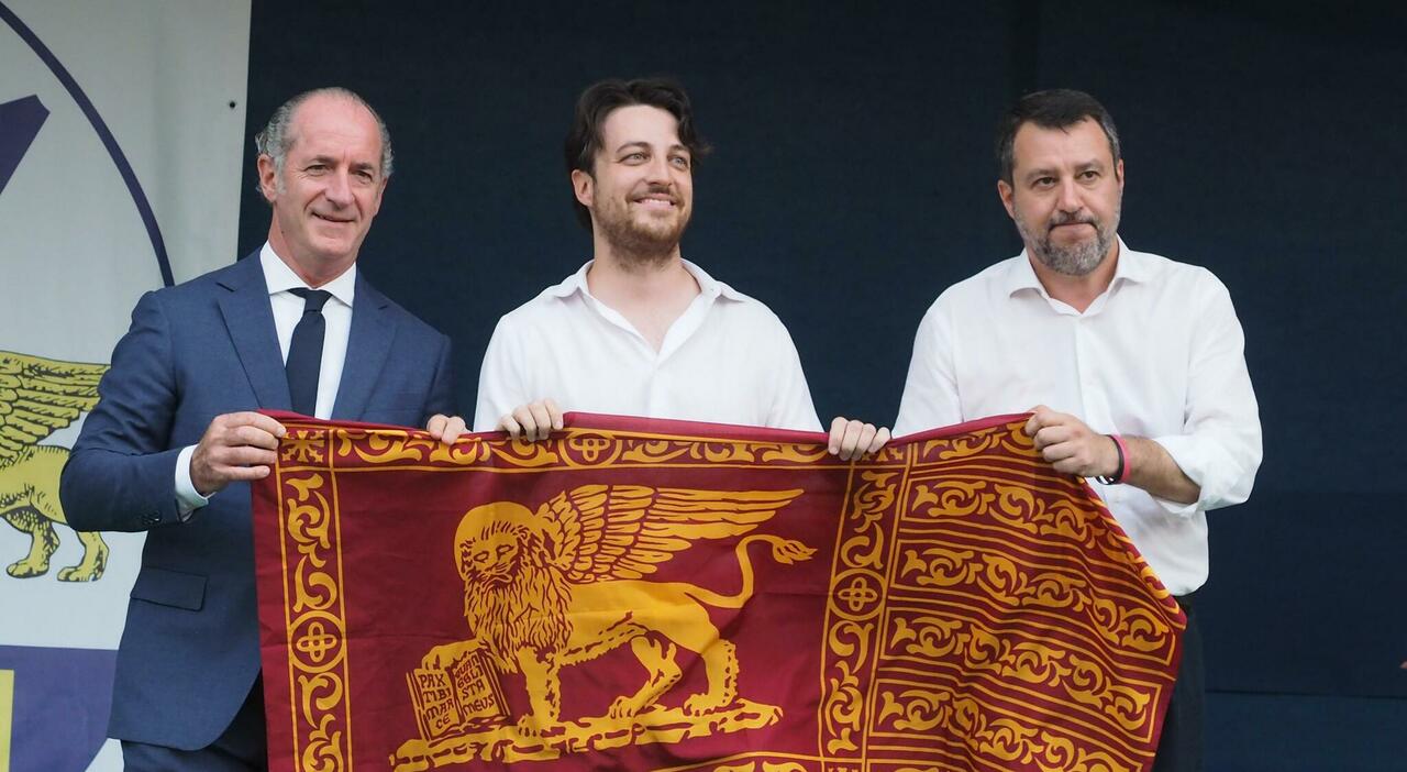 «Spero che l'anno prossimo Alberto Stefani venga a Pontida da governatore del Veneto. Sarebbe il più giovane d'Italia»