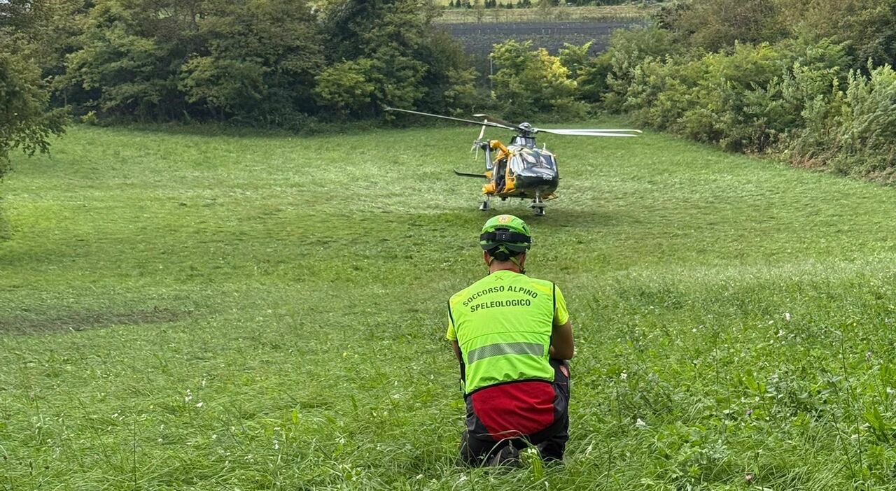 a dare l'allarme la compagna che non lo vedeva arrivare. Il base jumper 43enne trovato dopo ore di ricerche
