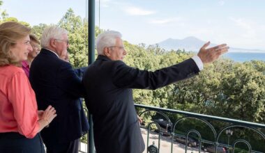 Mattarella oggi a Napoli inaugura l’anno scolastico in tre istituti simbolo