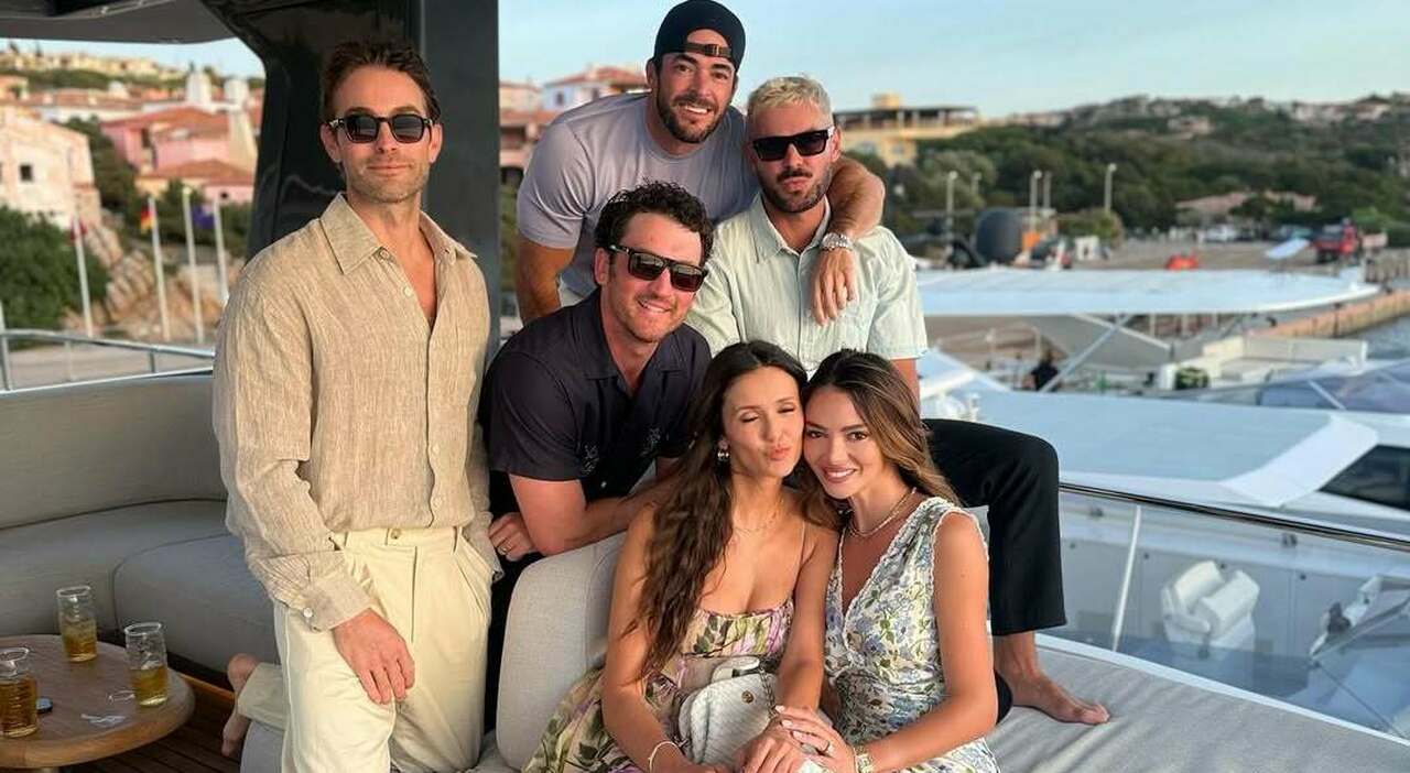 Nina Dobrev e Zac Efron, le foto insieme sullo yacht in Sardegna. Il viaggio dopo la rottura con Shaun White e i rumors: «Si divertono»