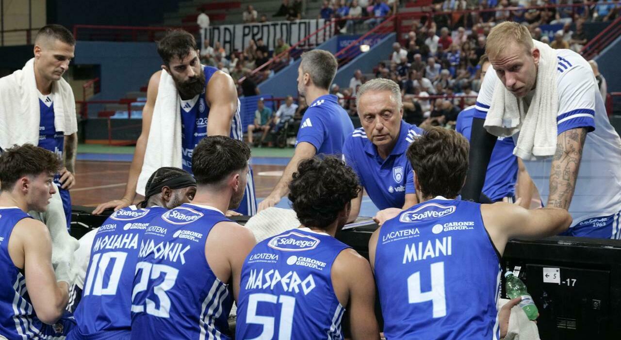 Basket, la Valtur Brindisi torna a vincere alla prima di campionato: non accadeva dal 2016