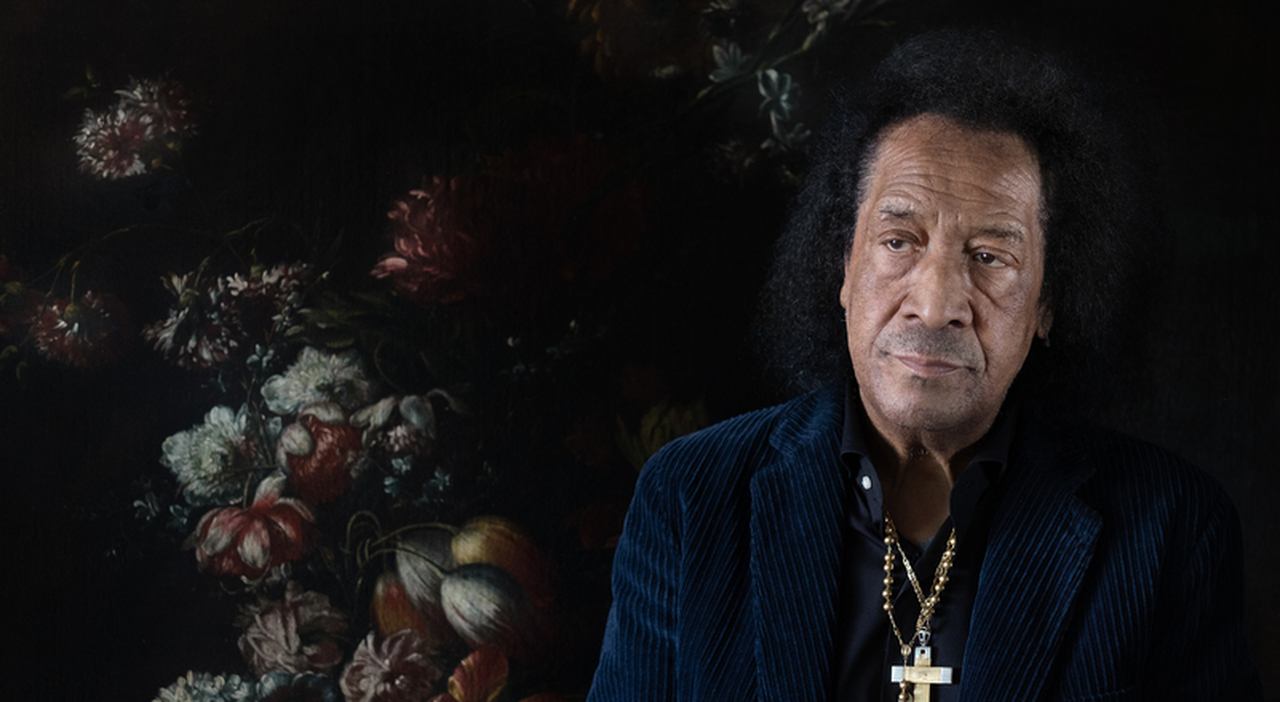 James Senese ricoverato al Cardarelli per una polmonite: è grave