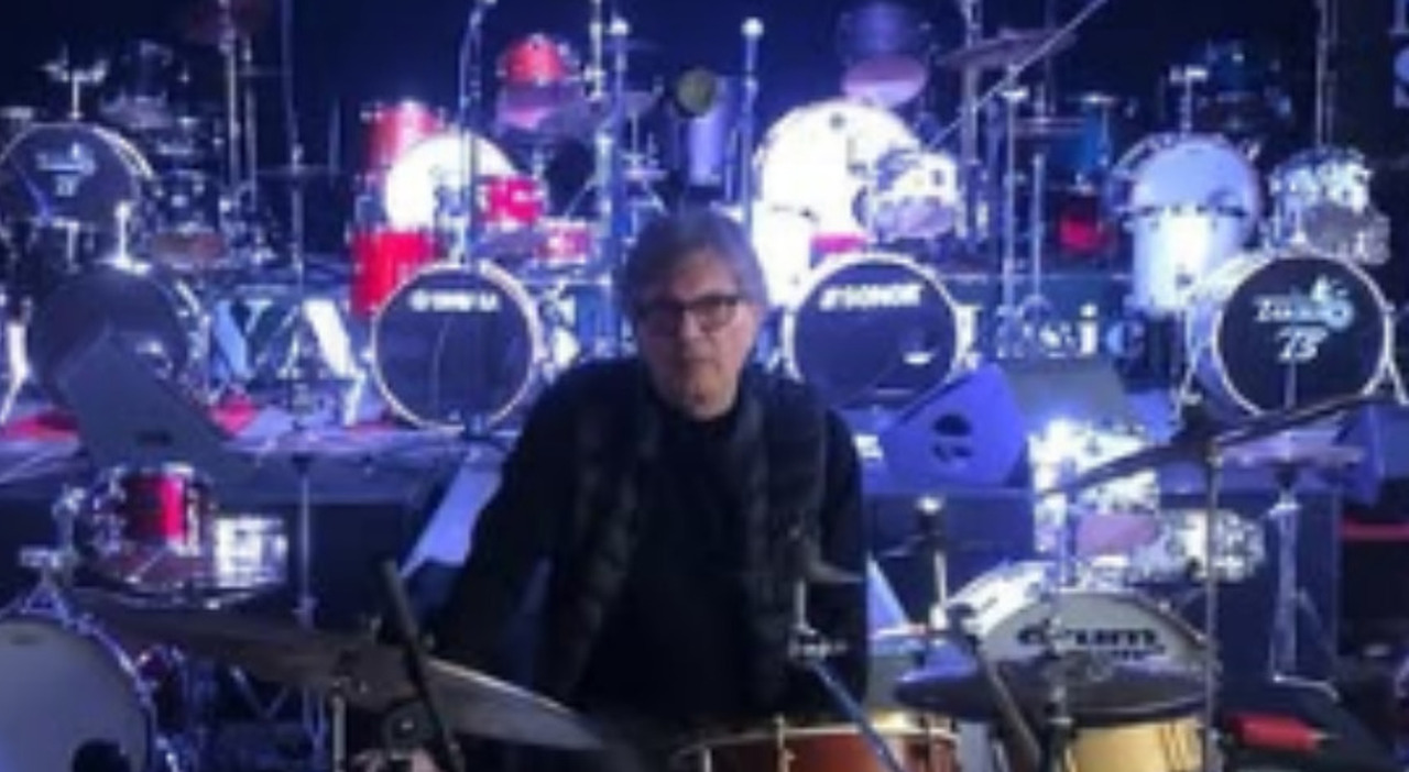Massimo Pacciani, morto il batterista dei grandi cantanti della musica italiana. Chi era? L'adddio di Laura Pausini e la carriera