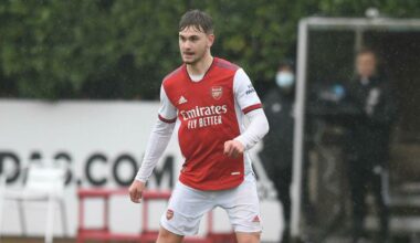 l'ex talento dell'Arsenal ha sbattuto la testa contro un muro durante la partita di campionato