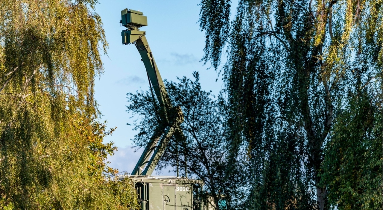 Guerra ibrida, droni in Danimarca sulla più grande base militare del Paese. Allarme anche in Norvegia nell'area degli F-35