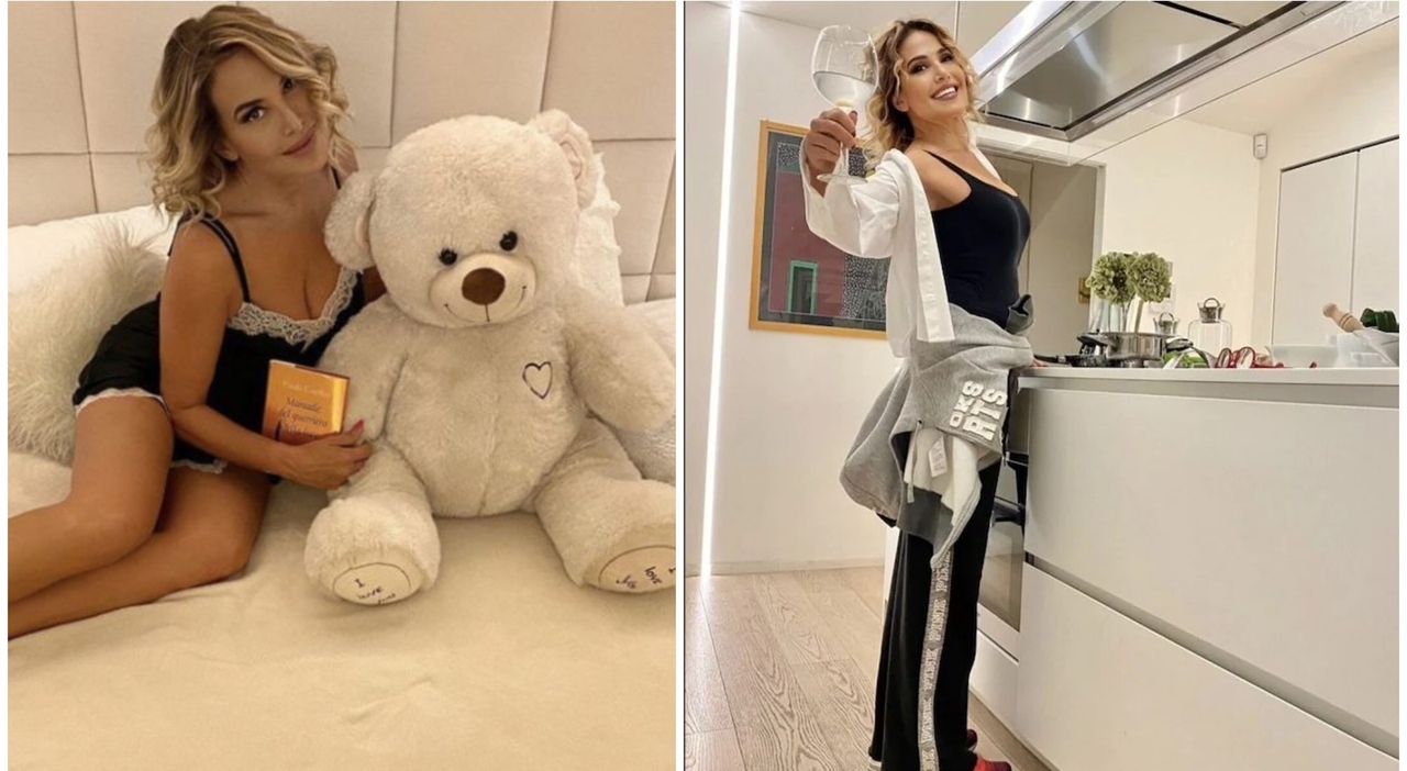 la casa total white nel verde, lo stile elegante e la collezione di peluche