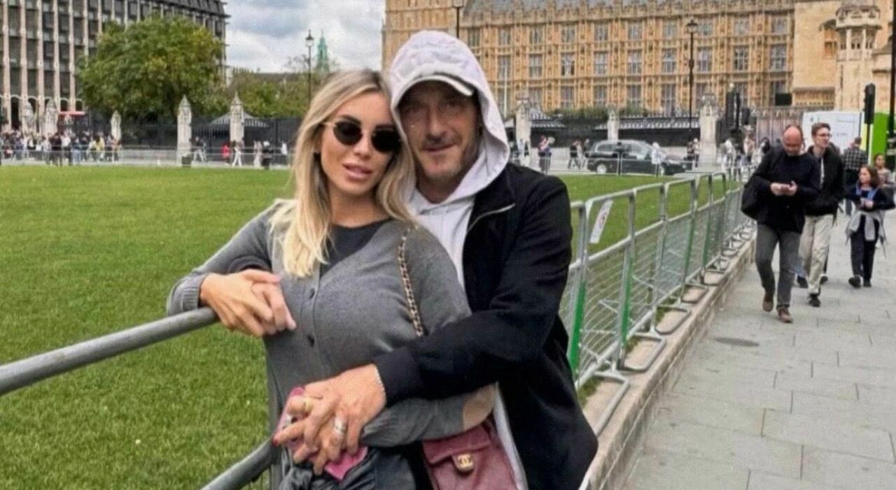 il viaggio con i figli di lei e gli auguri di Chanel e Cristian che non si vedono