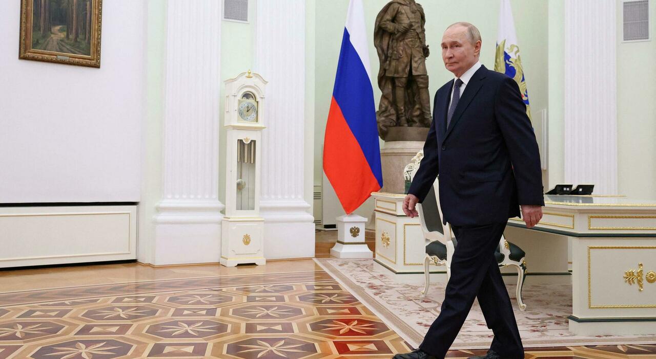 Russia, Putin firma il decreto per arruolare 135.000 coscritti: così Mosca alza il muro al confine con l'Ucraina - Il Messaggero