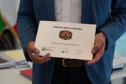 La presentazione dell’Anello della Regina, avvenuta a Palazzo Lombardia, da consegnare al poleman del GP di Monza di F1