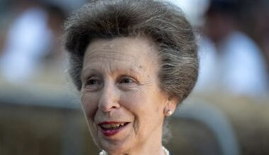 La Principessa Anna si scusa e annulla all'improvviso due impegni