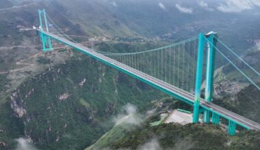 Apre al traffico il ponte più alto del mondo: il nuovo record cinese