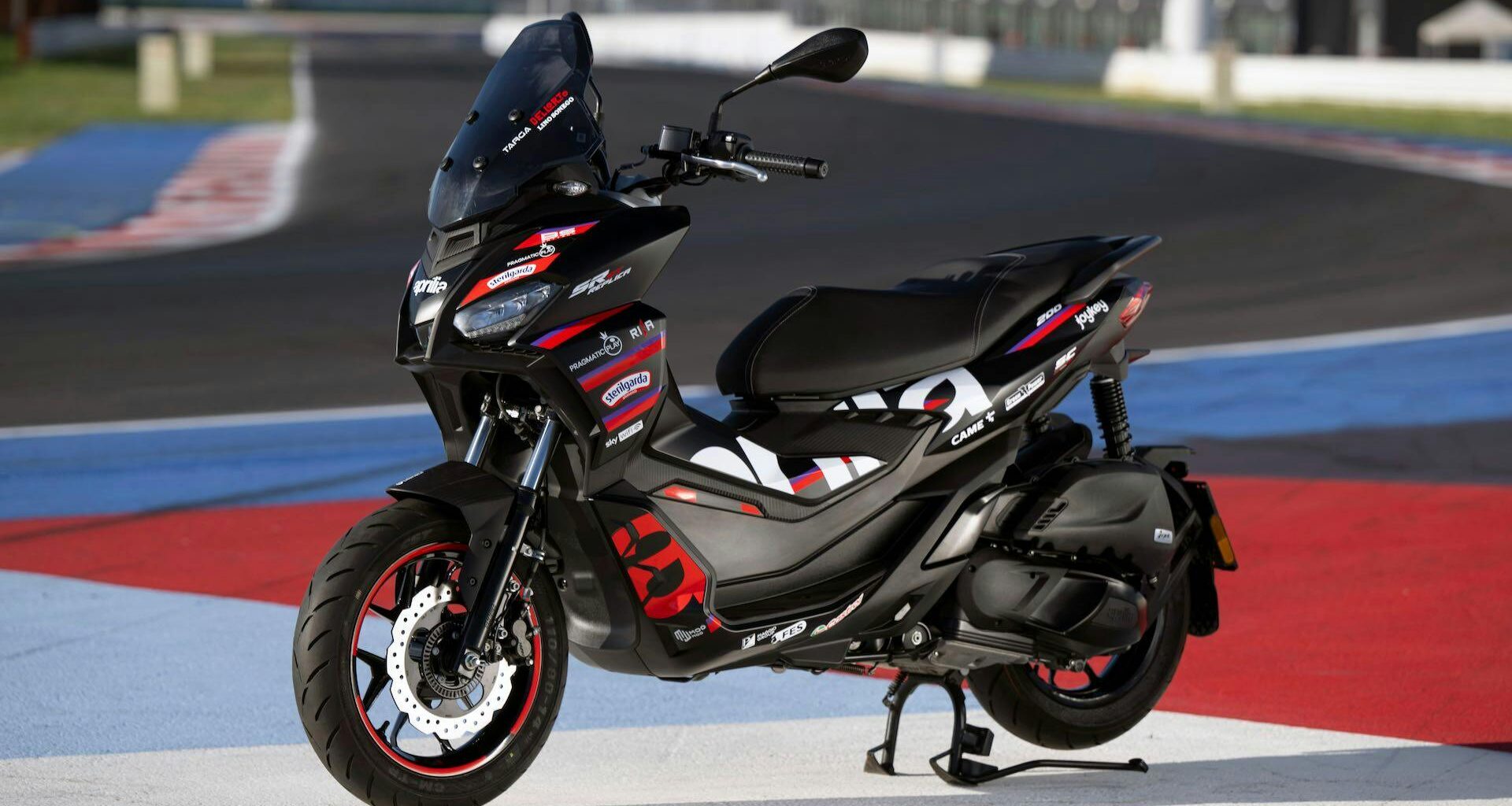 Aprilia SR GT Replica 2025 - Grinta da pista