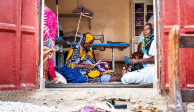 Il laboratorio artigianale dell’associazione Mamans École – Rivista Africa