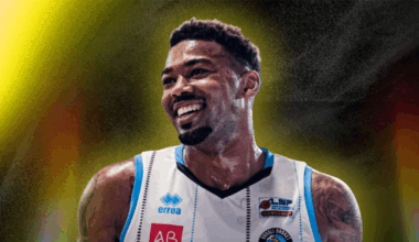 Vanoli saluta il capitano Trevor Lacey dopo tre stagioni da leader