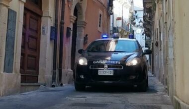 Occupano abusivamente un edificio in Ortigia: immobile sgomberato e 3 denunce