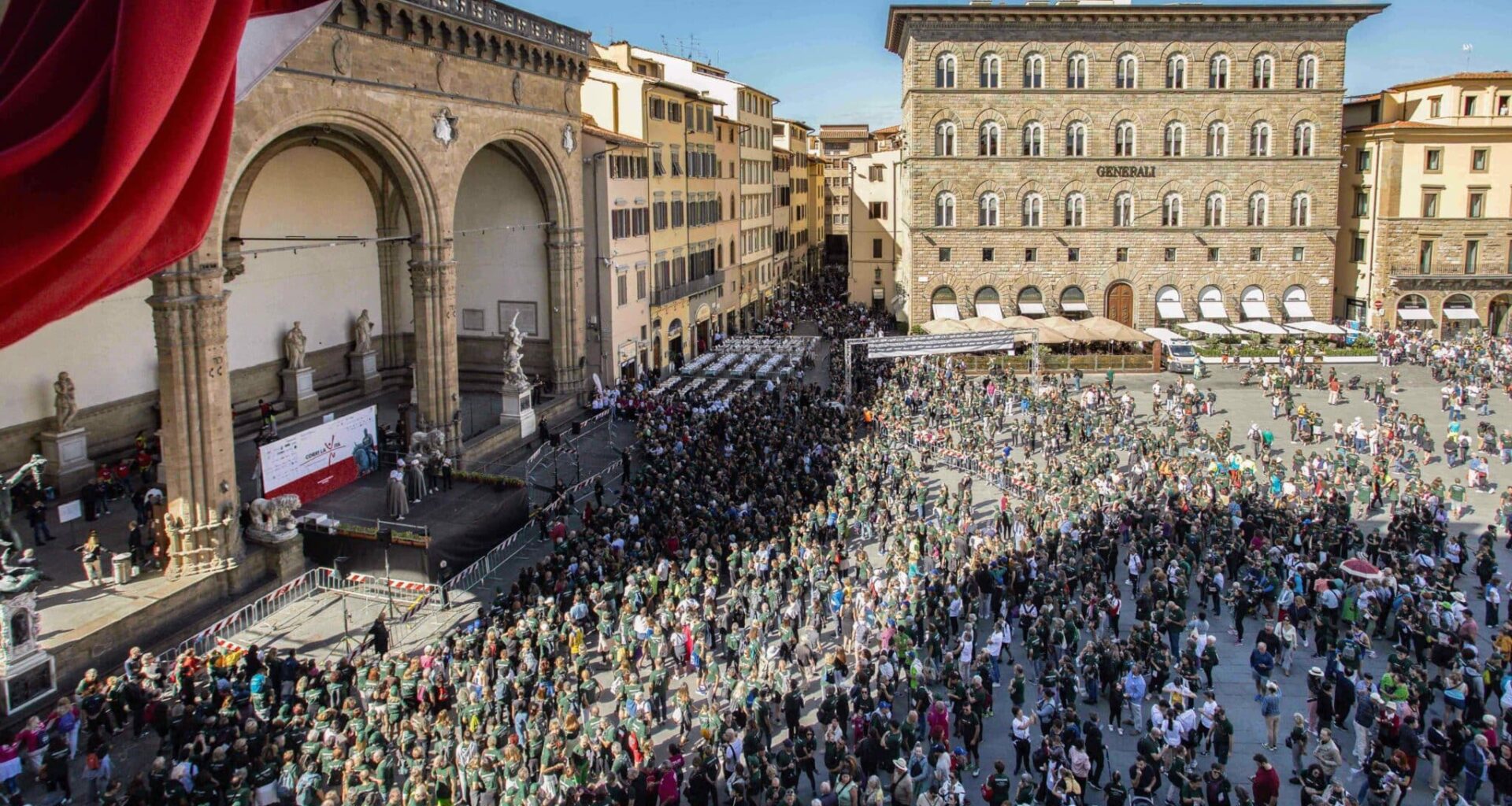 Corri la Vita, la carica dei 38mila runners a Firenze contro il tumore al seno