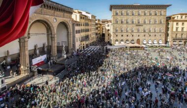 Corri la Vita, la carica dei 38mila runners a Firenze contro il tumore al seno