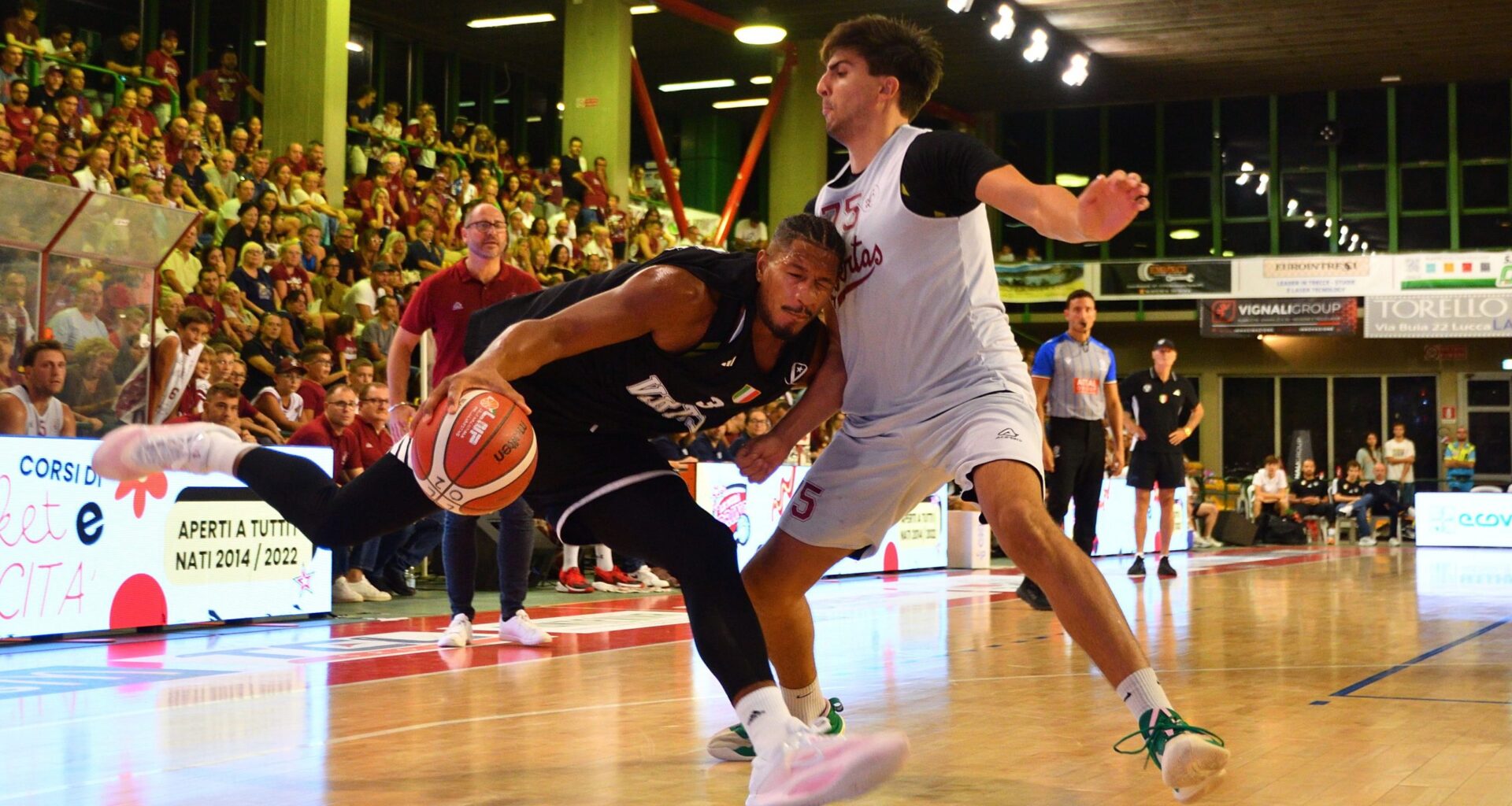 Trofeo Lovari - La Virtus Bologna non sbaglia, netto successo contro la Libertas Livorno