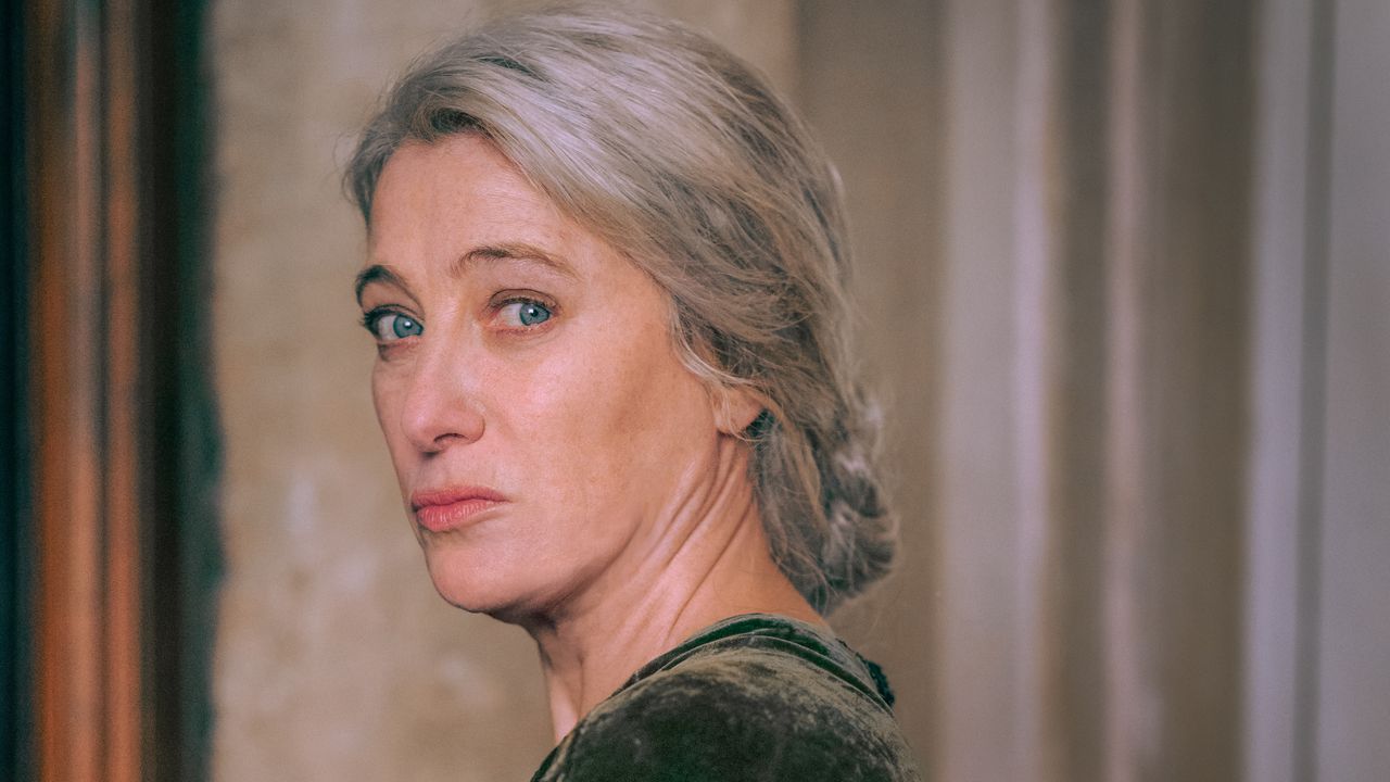 Duse, recensione del film di Pietro Marcello: un pregevole affresco su una donna in rivolta che non si piegò a nessuno