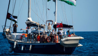 Drone della guardia costiera greca sopra la Flotilla durante l'attacco