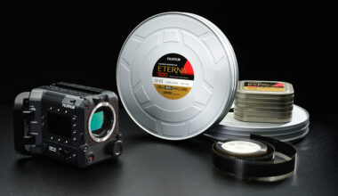 La Fujifilm GFX Eterna 55 costa 16.409 euro. Un chiaro indizio di come questa macchina da presa sia riservata, principalmente, alle grandi produzioni cinematografiche.