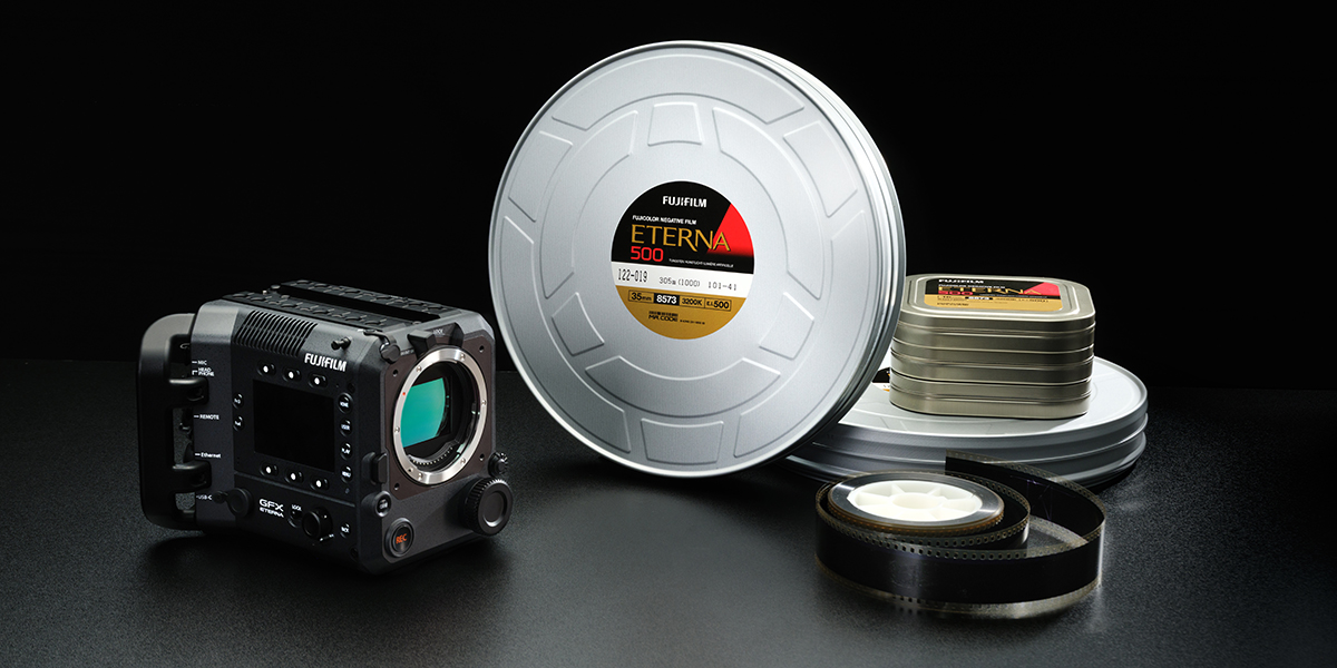 La Fujifilm GFX Eterna 55 costa 16.409 euro. Un chiaro indizio di come questa macchina da presa sia riservata, principalmente, alle grandi produzioni cinematografiche.