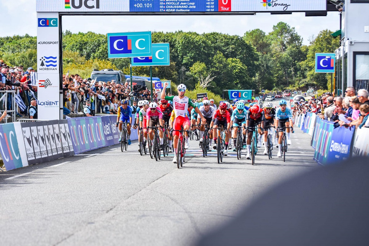 GP de Plouay 2025, successo allo sprint di Giovanni Lonardi – 7° Lorenzo Conforti - | CyclingPro.Net