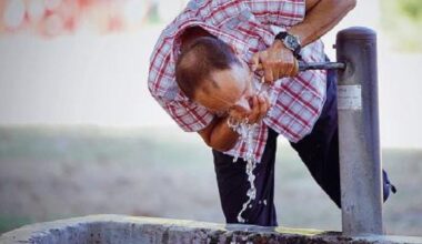 Bere meno di due litri d'acqua al giorno aumenterebbe l'ansia fisica