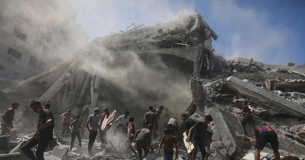 Gaza City, Idf: "400mila persone fuggite al sud". L'esercito: "Aperta una seconda via di fuga". Papa: "La gente vive in condizioni inaccettabili"