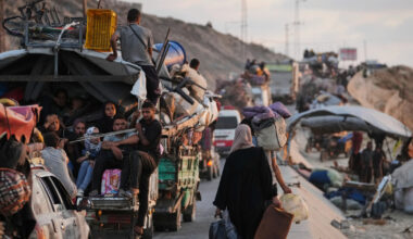 Gaza, bombardati due rifugi dell'Onu. Washington Post: "Il Mossad disse no al raid a Doha ordinato da Netanyahu"