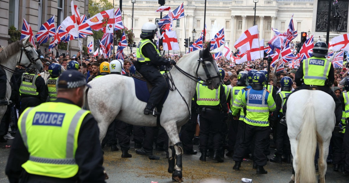 Londra, manifestazione di estrema destra: 110mila persone in piazza