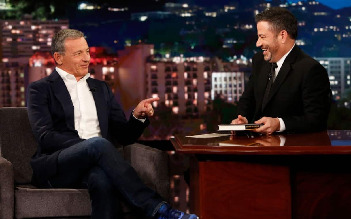 Usa, bufera sul Ceo di Disney per Jimmy Kimmel: 'Si è inginocchiato a Trump'