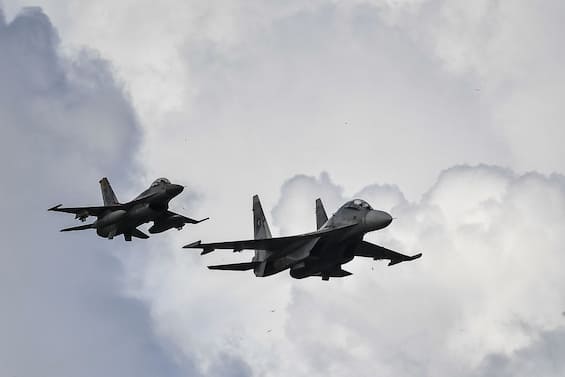 Usa, Pentagono: aerei militari venezuelani hanno sorvolato nave della marina americana