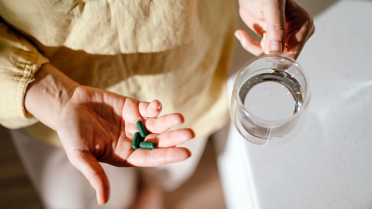 L'avvelenamento da integratori di vitamina D alle Baleari ci fa riflettere: ne assumiamo troppi con leggerezza? E se fanno male?