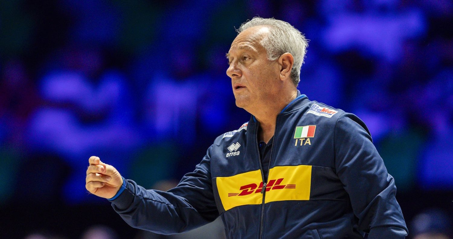 È da quarant'anni che Julio Velasco rende grande il volley italiano, e non ha ancora finito