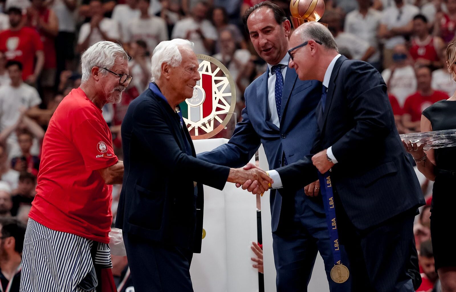 Il presidente Gandini (LBA) ricorda Giorgio Armani.