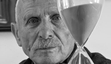 Giuseppe Leone nel suo studio, ph Peppe Biancardi, 2025