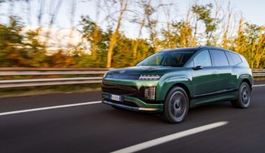 Hyundai Ioniq 9, svelati i prezzi in Italia del maxi SUV elettrico a 7 posti