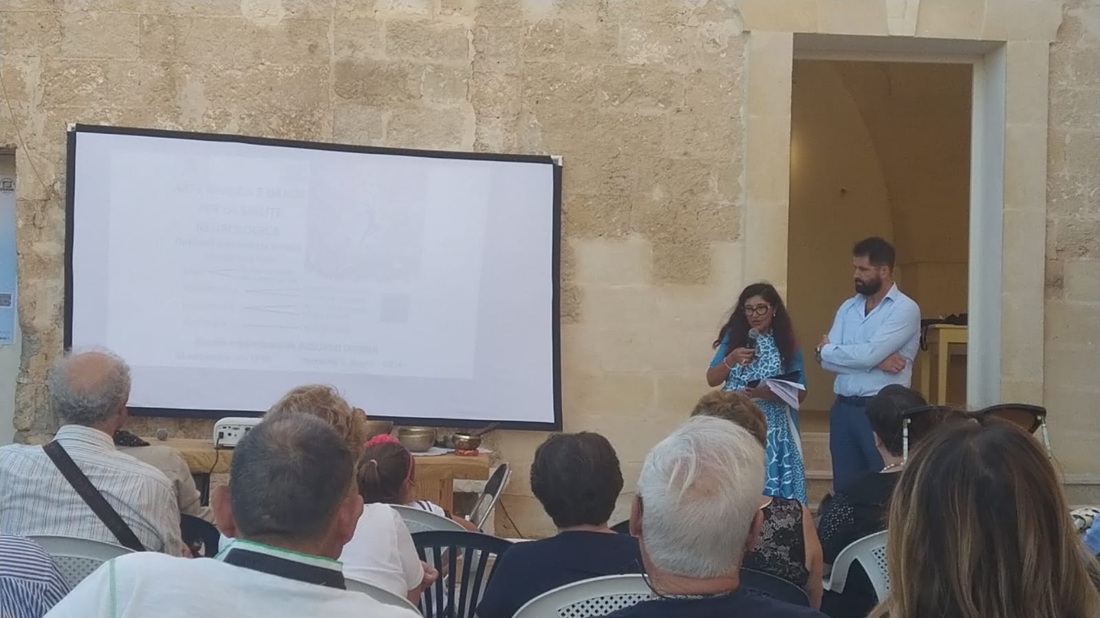 Arte, musica e danza favoriscono la salute neurologica: partecipato evento di Azzurro Donna a Masseria Sant'Angeli (Oria)