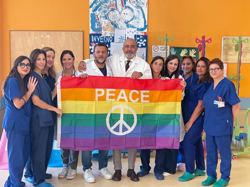 Moscati, bandiera della pace per Gaza: “Ogni bambino ha diritto a cure e protezione”