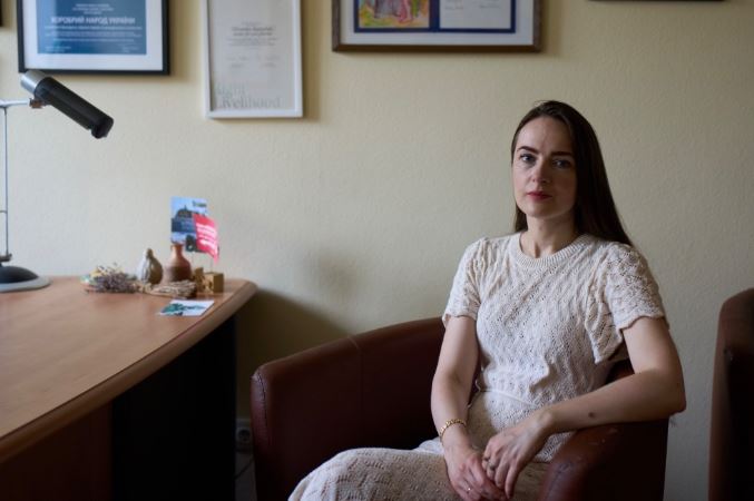 Oleksandra Matviichuk guida il “Center for Civil Liberties”, nato per proteggere i diritti umani e rafforzare la democrazia. Nel 2022 con la sua organizzazione ha ricevuto il Premio Nobel per la Pace.