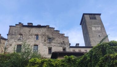 Feltre accende la torre del Castello: luce viola per la salute delle donne
