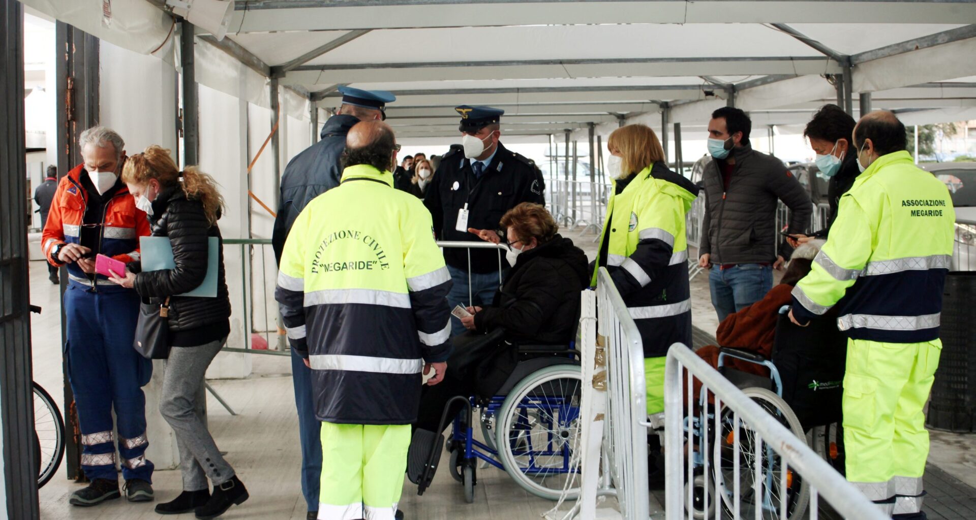 Cade in deposito, muore volontario Protezione civile