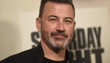 Le tv si inchinano a Trump: la Abc chiude lo show del comico Jimmy Kimmel. La strada buia dei media Usa per adeguarsi alla stretta della Casa Bianca