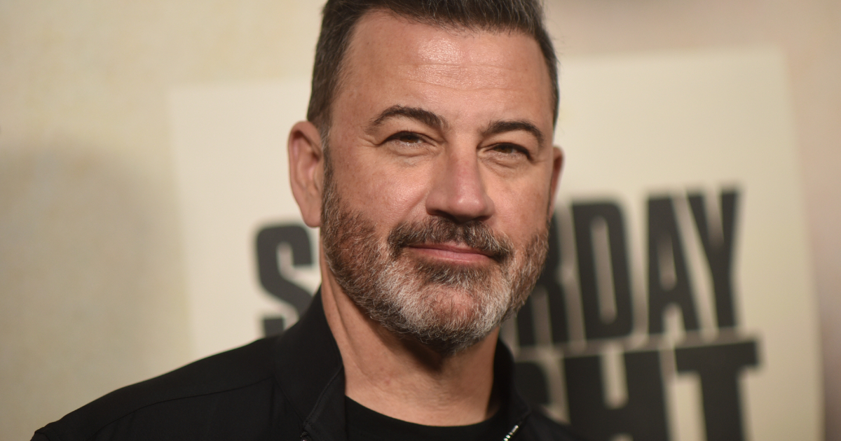 Le tv si inchinano a Trump: la Abc chiude lo show del comico Jimmy Kimmel. La strada buia dei media Usa per adeguarsi alla stretta della Casa Bianca