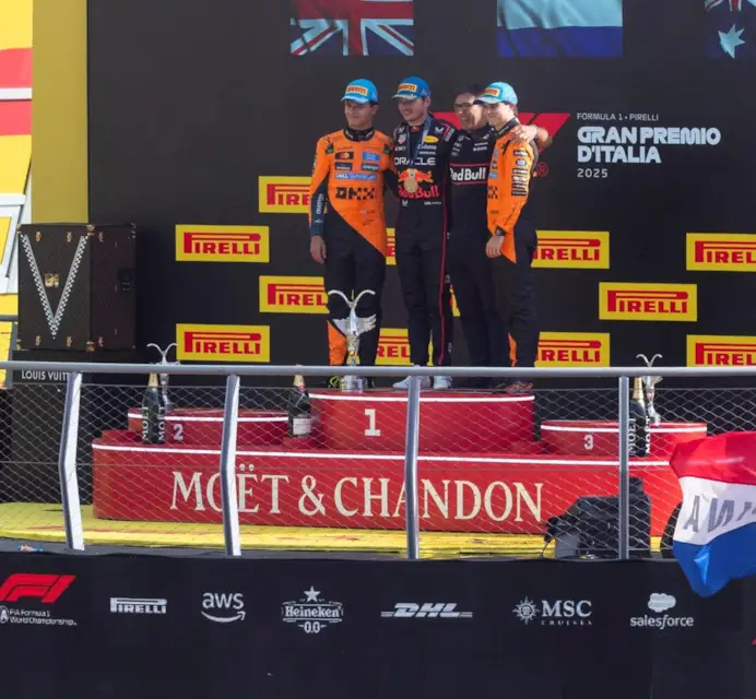 Da sinistra Lando Norris, Max Verstappen e Oscar Piastri (ph Alessandro Garofalo, courtesy Lvmh)